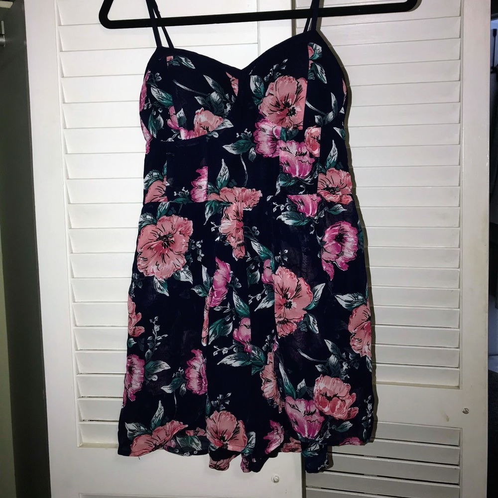 Floral target romper - Picture 8 of 10